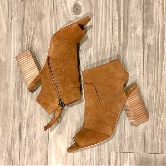 NWOB Splendid Darlene Suede Peep Toe Booties - Picture 2 of 6